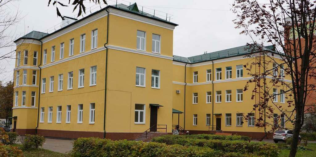 Здание поликлиники